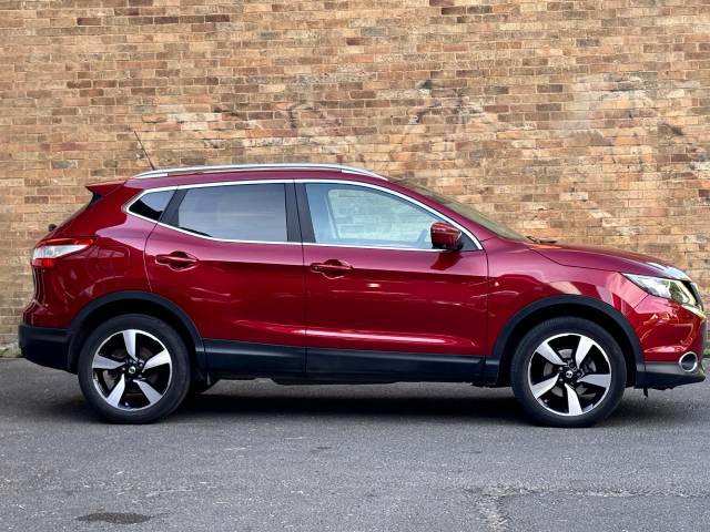 2016 Nissan Qashqai 1.6 dCi N-Connecta 5dr