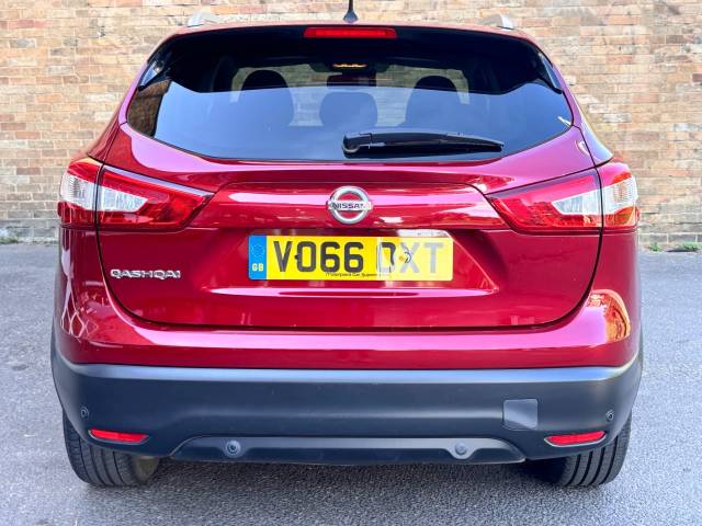 2016 Nissan Qashqai 1.6 dCi N-Connecta 5dr