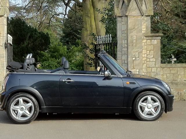 2008 Mini Convertible 1.6 Cooper Chilli Pack + Extras