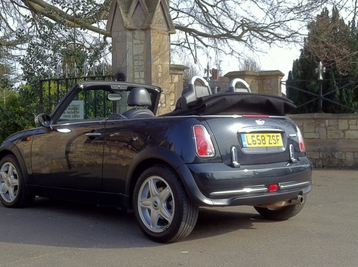 Mini Convertible 1.6 Cooper Chilli Pack + Extras Convertible Petrol Black