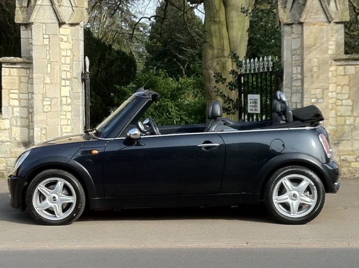 Mini Convertible 1.6 Cooper Chilli Pack + Extras Convertible Petrol Black