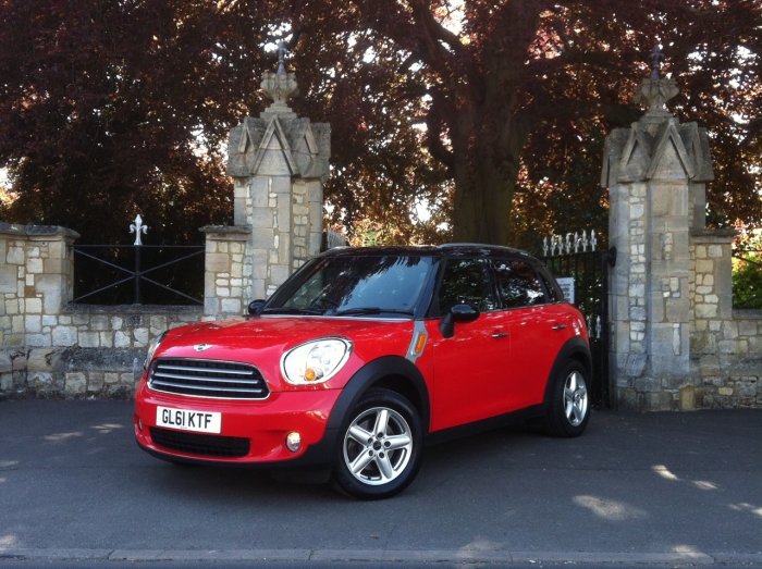 Mini Countryman 1.6 Cooper D ALL4 5dr Hatchback Diesel Red