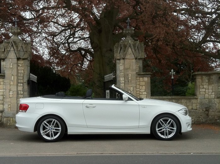 BMW 1 Series 2.0 118i Sport 2dr Convertible Step Auto Convertible Petrol White