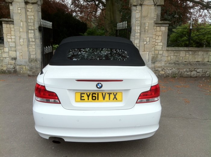 BMW 1 Series 2.0 118i Sport 2dr Convertible Step Auto Convertible Petrol White