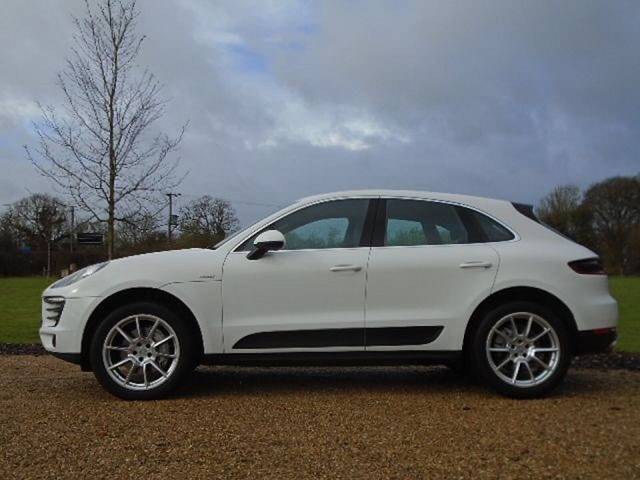 Porsche Macan 3.0 S Diesel 5dr PDK Estate Diesel White