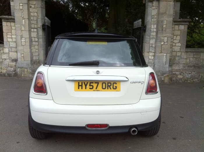 Mini Hatchback 1.6 Cooper D 3dr Hatchback Diesel White