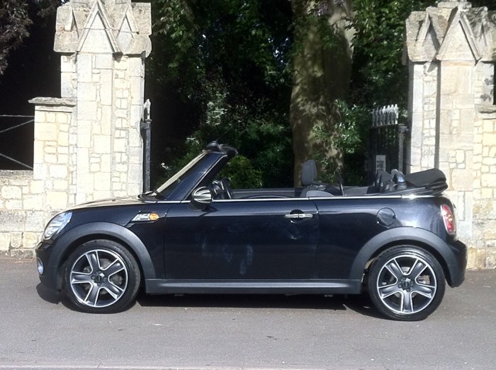 Mini Convertible 1.6 Cooper 2dr Auto Convertible Petrol Black