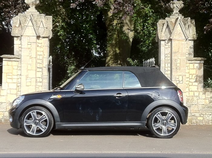Mini Convertible 1.6 Cooper 2dr Auto Convertible Petrol Black