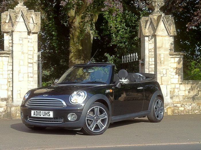 Mini Convertible 1.6 Cooper 2dr Auto Convertible Petrol Black