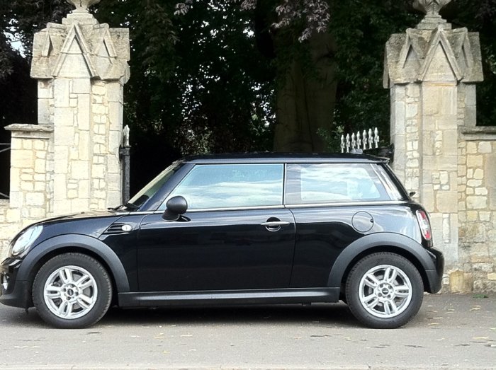 Mini Hatchback 1.6 One 3dr Hatchback Petrol Black