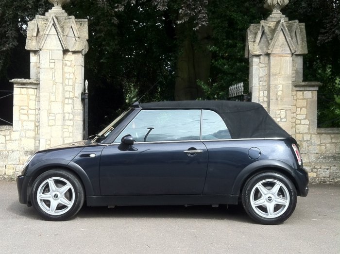Mini Convertible 1.6 One 2dr Convertible Petrol Black