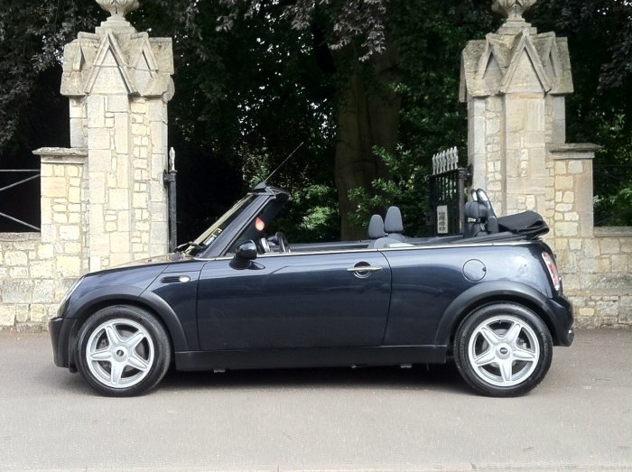 Mini Convertible 1.6 One 2dr Convertible Petrol Black