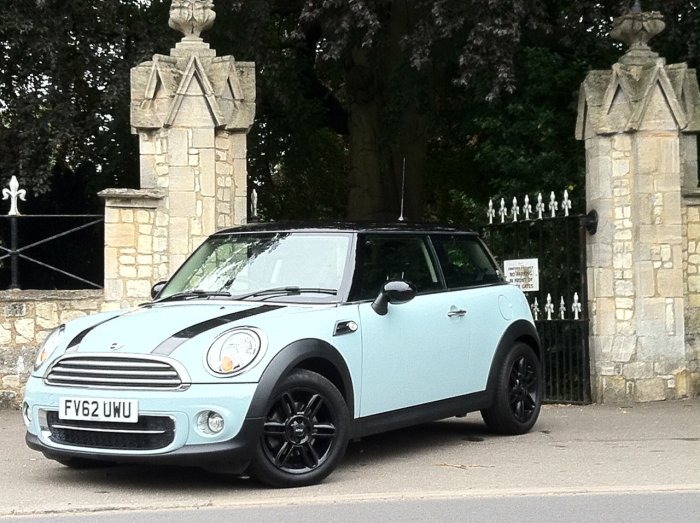 Mini Hatchback 1.6 Cooper D 3dr Hatchback Diesel Blue