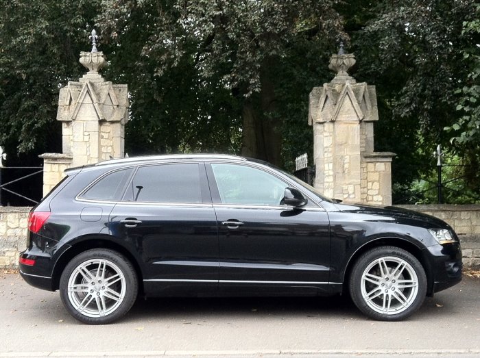 Audi Q5 2.0 TDI Quattro SE 5dr Estate Diesel Black