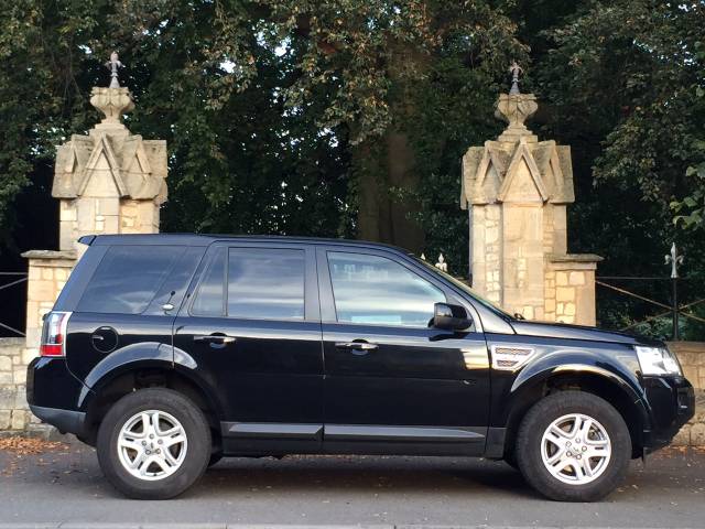 Land Rover Freelander 2.2 TD4 S 5dr Estate Diesel Black