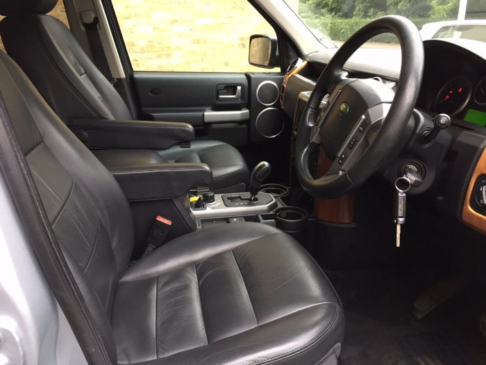 Land Rover Discovery 2.7 Td V6 HSE 5dr Auto Estate Diesel Silver