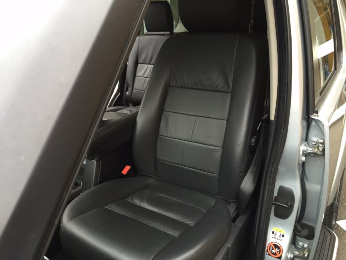 Land Rover Discovery 2.7 Td V6 HSE 5dr Auto Estate Diesel Silver