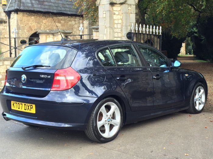 BMW 1 Series 2.0 120d Sport seats Hatchback Diesel Blue