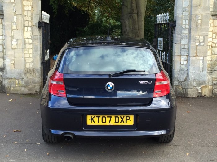 BMW 1 Series 2.0 120d Sport seats Hatchback Diesel Blue