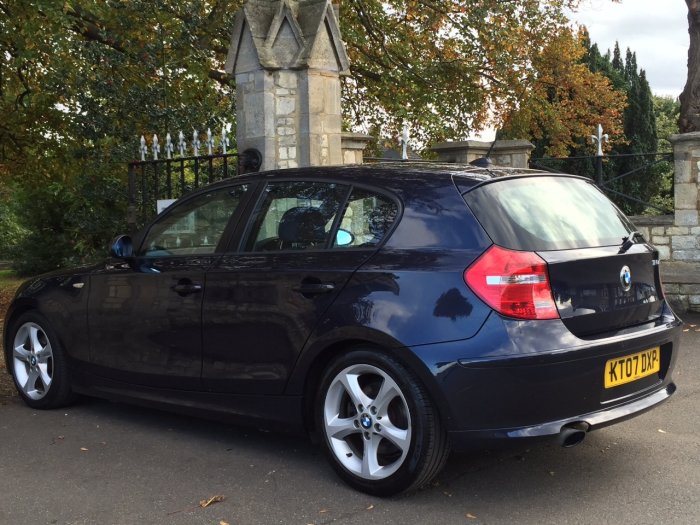 BMW 1 Series 2.0 120d Sport seats Hatchback Diesel Blue