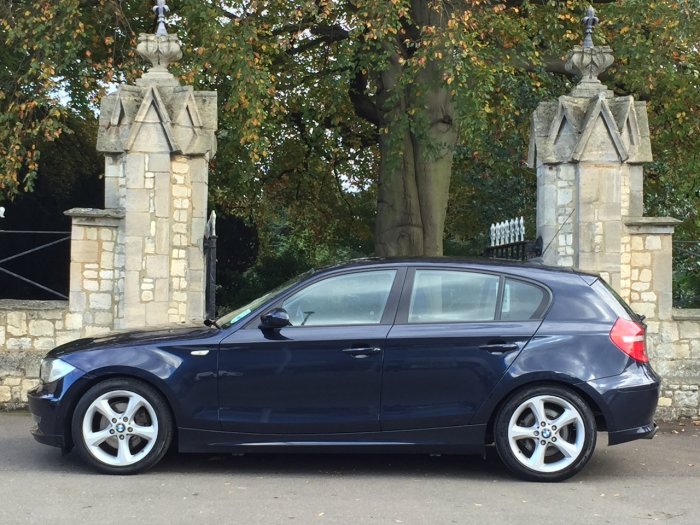 BMW 1 Series 2.0 120d Sport seats Hatchback Diesel Blue