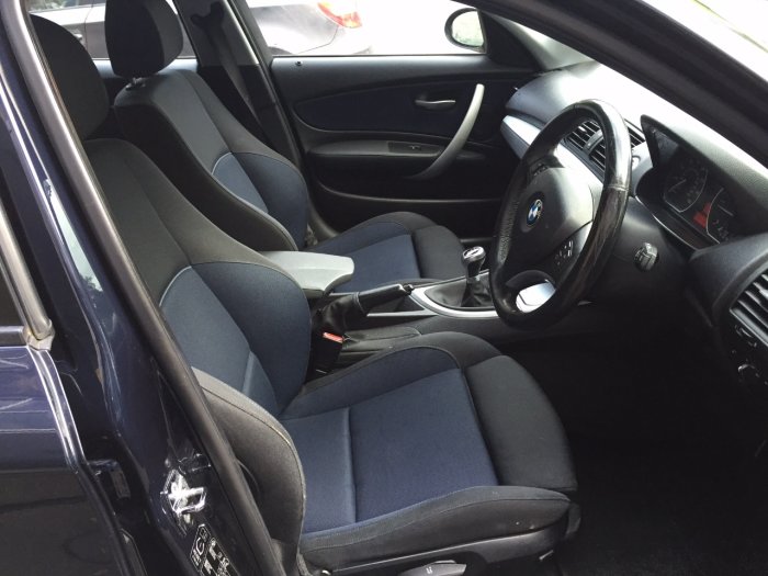 BMW 1 Series 2.0 120d Sport seats Hatchback Diesel Blue