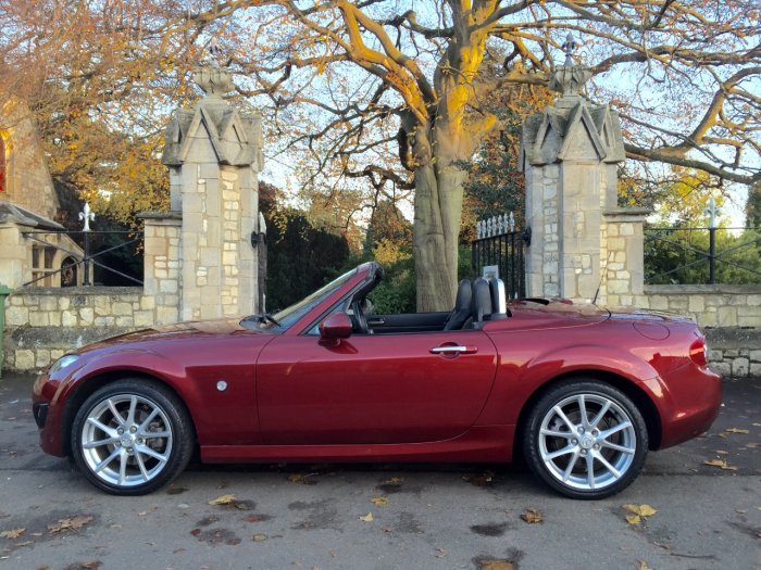 Mazda MX-5 2.0i Sport Tech Hard Top 2dr Convertible Petrol Red