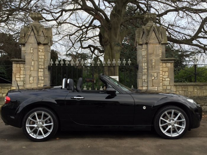 Mazda MX-5 2.0i Sport Tech Roadster Coupe 2dr Convertible Petrol Black