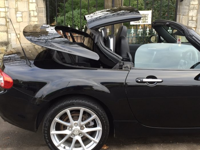 Mazda MX-5 2.0i Sport Tech Roadster Coupe 2dr Convertible Petrol Black