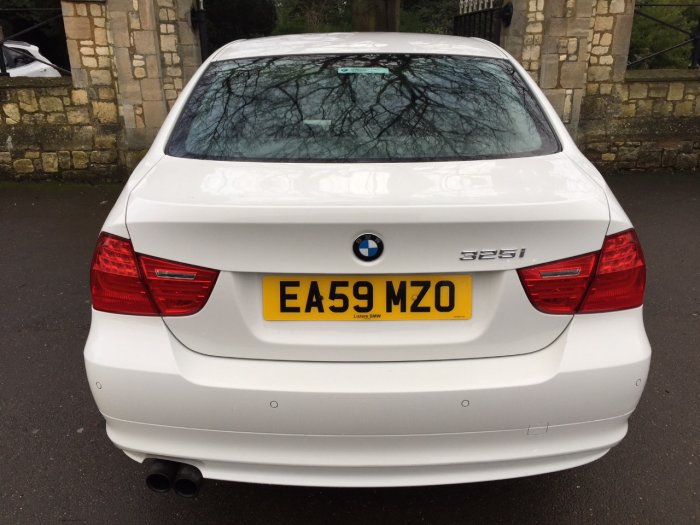 BMW 3 Series 3.0 325i SE 4dr Saloon Petrol White