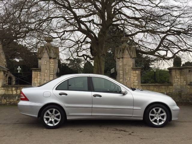 Mercedes-Benz C Class 1.8 C180K Classic SE 4dr Auto Saloon Petrol Silver