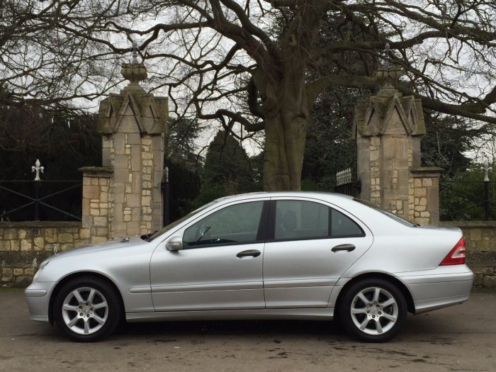 Mercedes-Benz C Class 1.8 C180K Classic SE 4dr Auto Saloon Petrol Silver