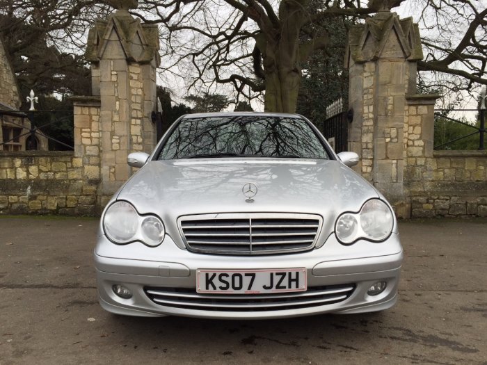 Mercedes-Benz C Class 1.8 C180K Classic SE 4dr Auto Saloon Petrol Silver