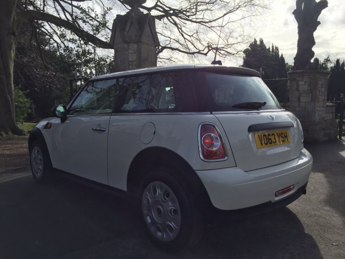 Mini Hatchback 1.6 One 3dr Hatchback Petrol White