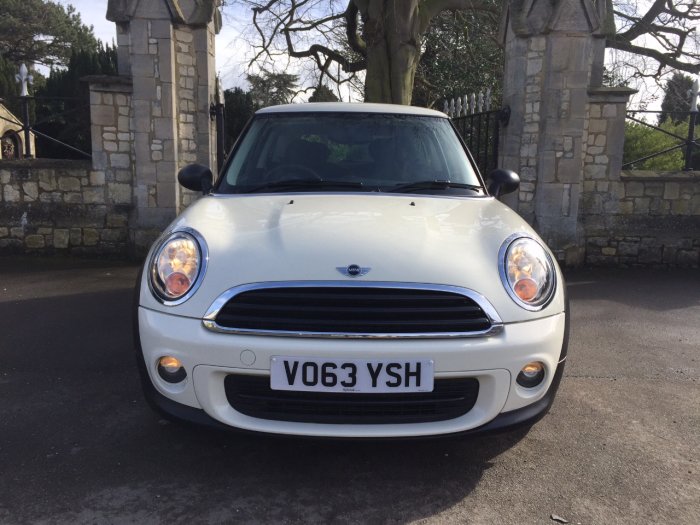 Mini Hatchback 1.6 One 3dr Hatchback Petrol White