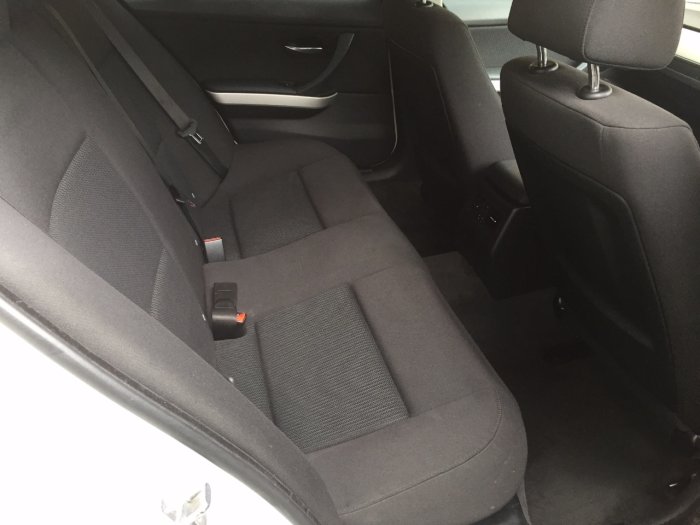BMW 3 Series 2.0 318i SE 4dr Saloon Petrol White