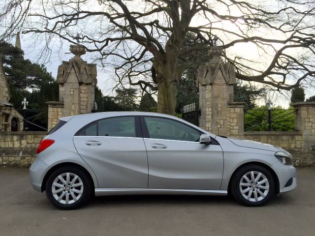 Mercedes-Benz A Class 1.6 A180 BlueEFFICIENCY SE 5dr Hatchback Petrol Silver