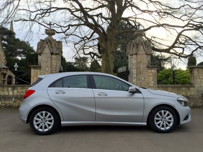 Mercedes-Benz A Class 1.6 A180 BlueEFFICIENCY SE 5dr Hatchback Petrol Silver