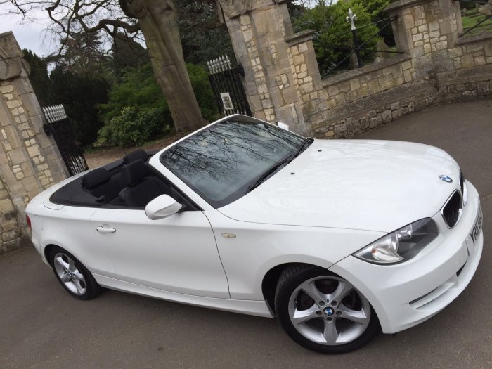BMW 1 Series 2.0 118i Sport 2dr convertible Convertible Petrol White