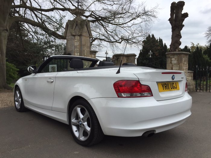 BMW 1 Series 2.0 118i Sport 2dr convertible Convertible Petrol White