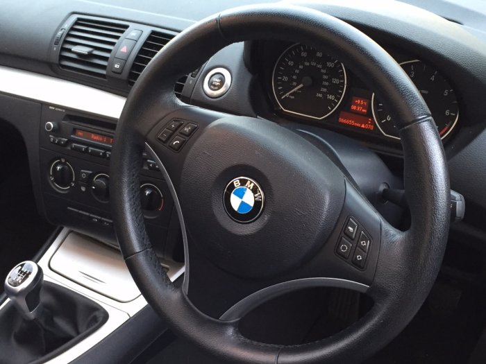 BMW 1 Series 2.0 118i Sport 2dr convertible Convertible Petrol White