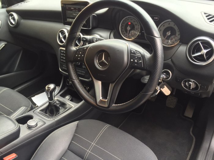 Mercedes-Benz A Class 1.6 A180 BlueEFFICIENCY Sport 5dr Hatchback Petrol Black