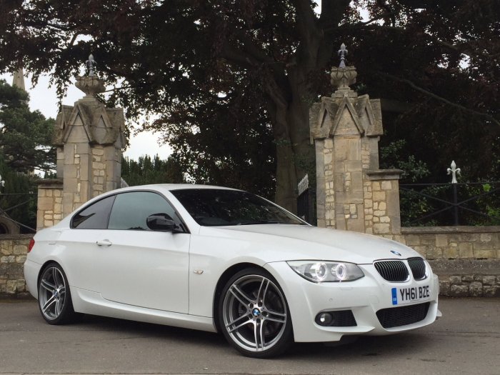 BMW 3 Series 3.0 330d Sport Plus 2dr Step Auto Coupe Diesel White