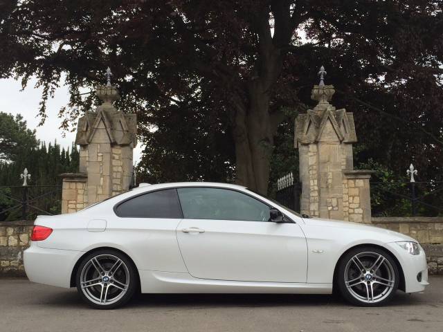 BMW 3 Series 3.0 330d Sport Plus 2dr Step Auto Coupe Diesel White