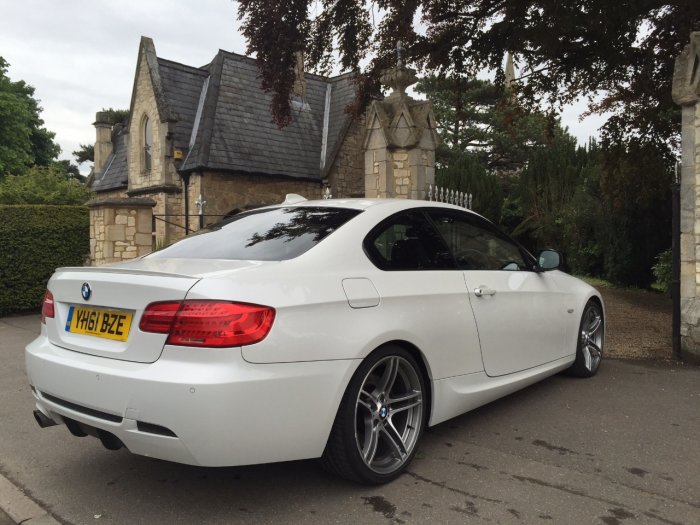 BMW 3 Series 3.0 330d Sport Plus 2dr Step Auto Coupe Diesel White