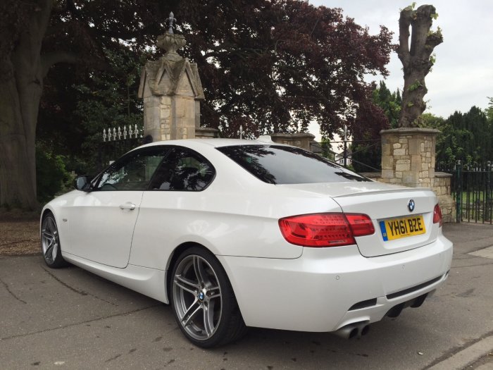 BMW 3 Series 3.0 330d Sport Plus 2dr Step Auto Coupe Diesel White