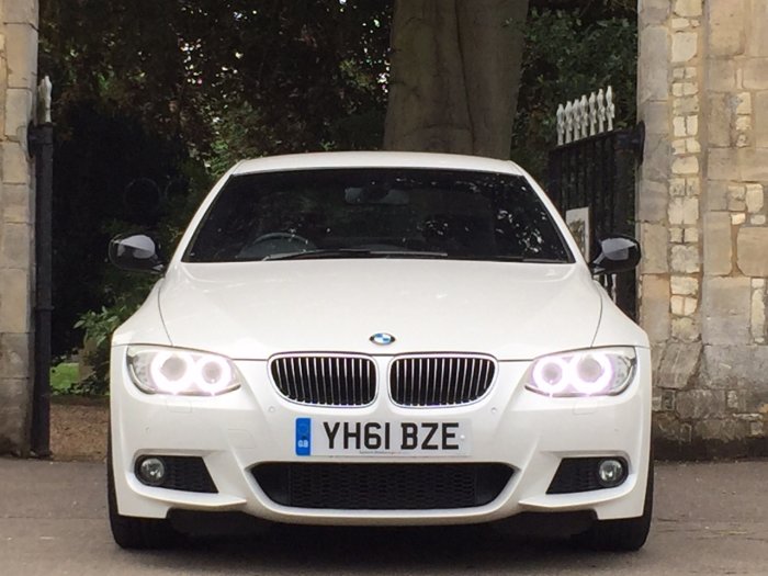 BMW 3 Series 3.0 330d Sport Plus 2dr Step Auto Coupe Diesel White