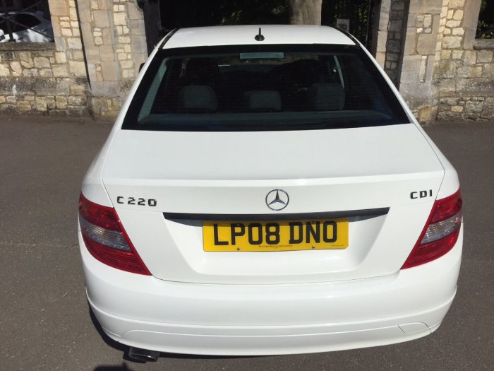 Mercedes-Benz C Class 2.1 C220 CDI SE 4dr Auto Saloon Diesel White