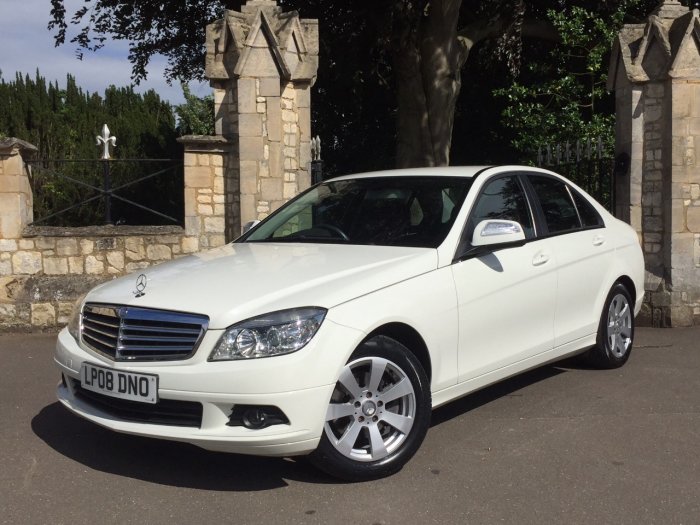 Mercedes-Benz C Class 2.1 C220 CDI SE 4dr Auto Saloon Diesel White