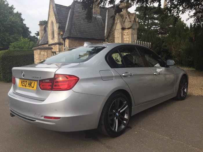 BMW 3 Series 2.0 320d Sport 4dr Saloon Diesel Silver